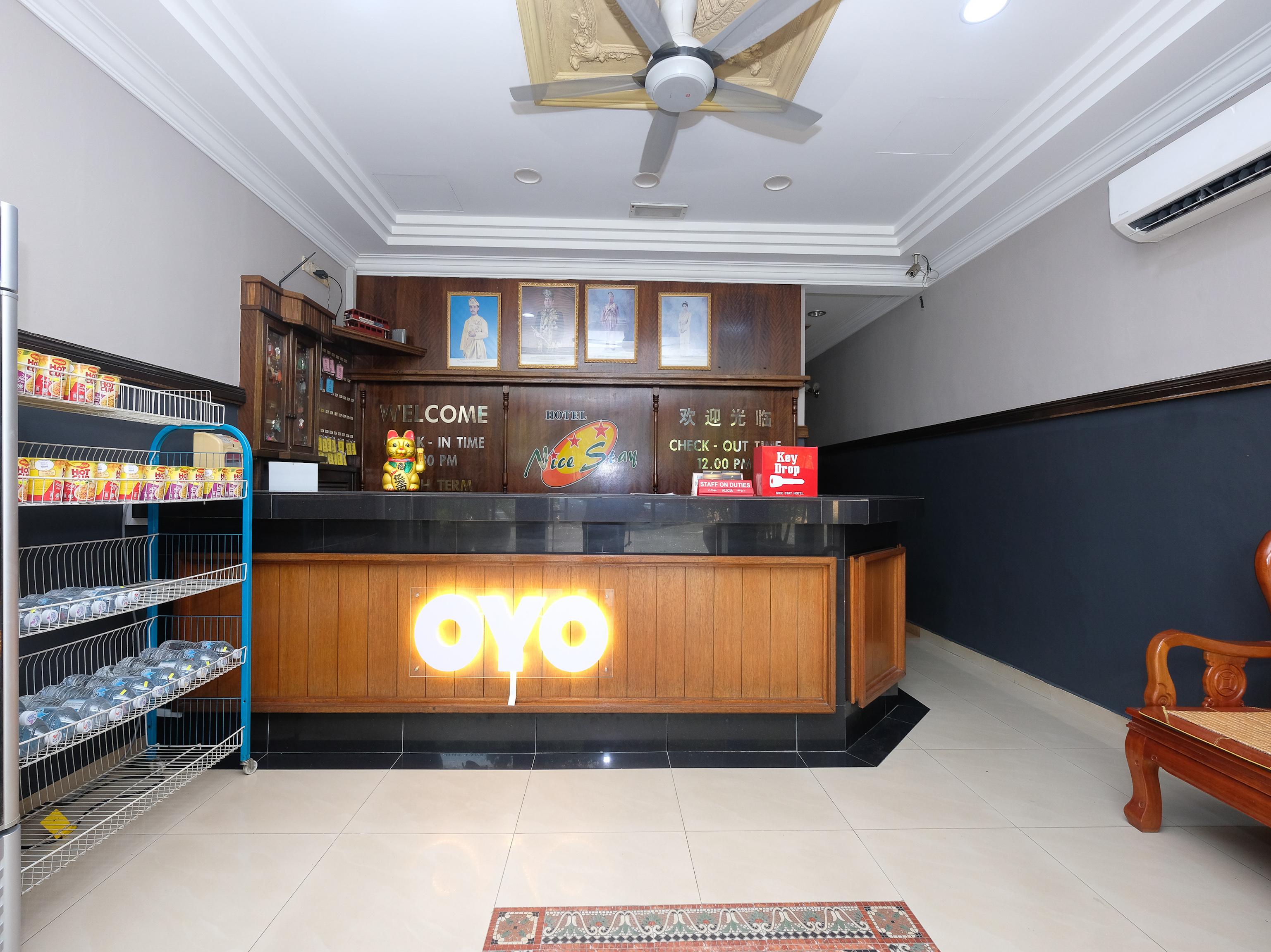 Oyo 1190 ナイス ステイ ホテル ラウブ エクステリア 写真